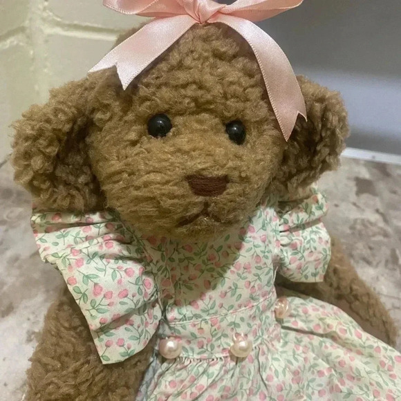 Stuffed Plush Bear 1995 Cottage Collectible Named "Meredith" in great  condition - Picture 6 of 16